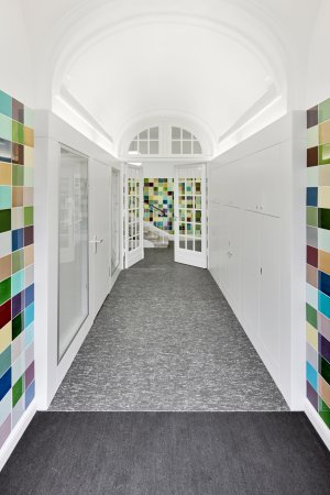 Das wiederhergestellte Vestibül mit neuen Einbauten