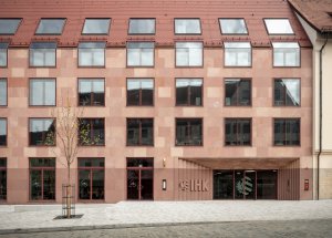Blick auf Haupteingang